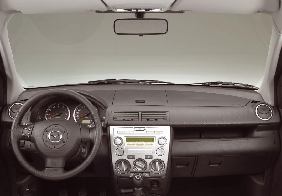  Mazda2 2002 года  (фото 2 из 113)